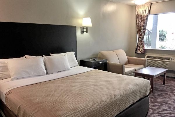 RED CARPET INN AND SUITES DANVILLE (Danville)